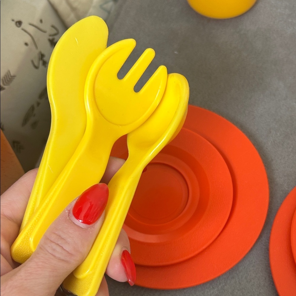 Vintage Fisher-Price Yellow and Red Picnic Set - Picture 5 of 7